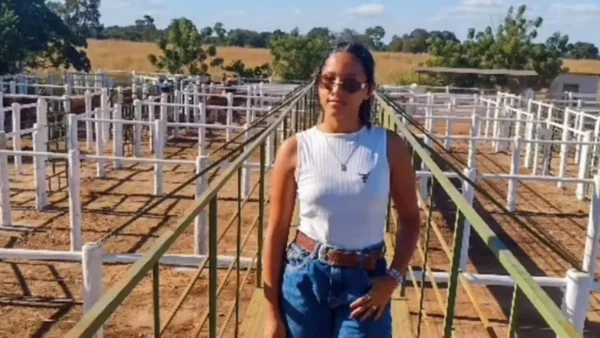 imagem colorida adolescente desaparecida corpo quintal britania