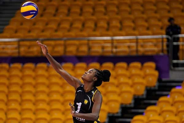 Imagem colorida de Fabiana Claudino no vôlei - Metrópoles
