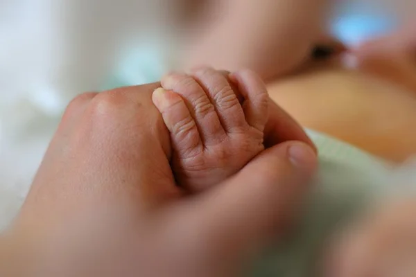 Mãe mata filha afogada porque acreditava que ela seria anã