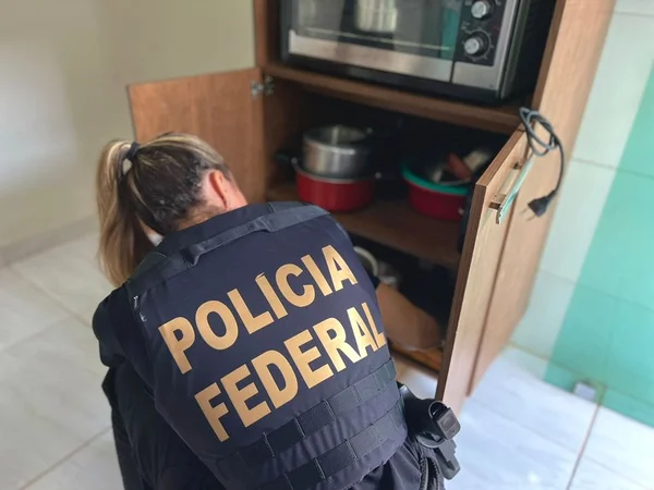 PF faz buscas no DF contra organização criminosa que fraudou R$ 1,9 mi