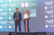 A goverdora assinou o decreto de criação da plataforma DF + digital A goverdora assinou o decreto de criação da plataforma DF + digital