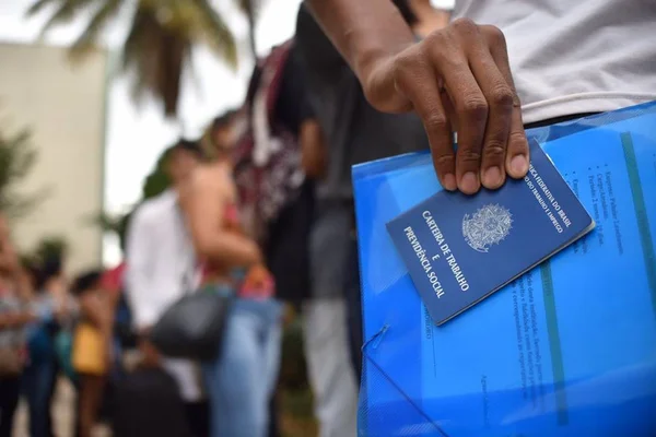 Entre abril e julho deste ano, meses de pico da crise ocasionada pela Covid-19, foram apresentadas 333.893 ações trabalhistas