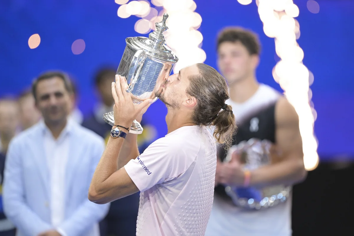 “Esqueci o placar”, diz Zverev após não perceber conquista no US Open - imagem 1 “Esqueci o placar”, diz Zverev após não perceber conquista no US Open - imagem 1
