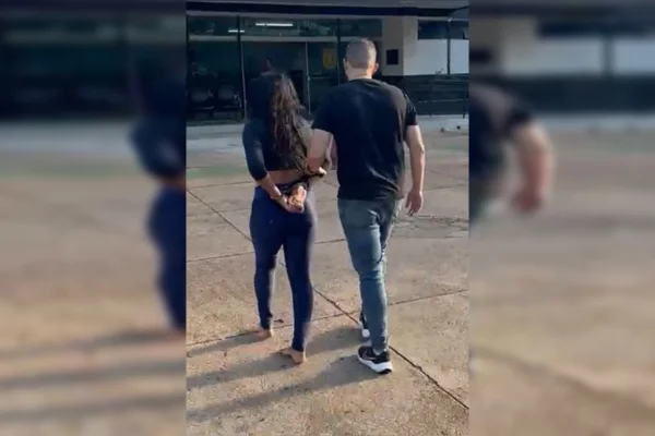 Mulher presa por dopar homem e roubar objetos no Gama