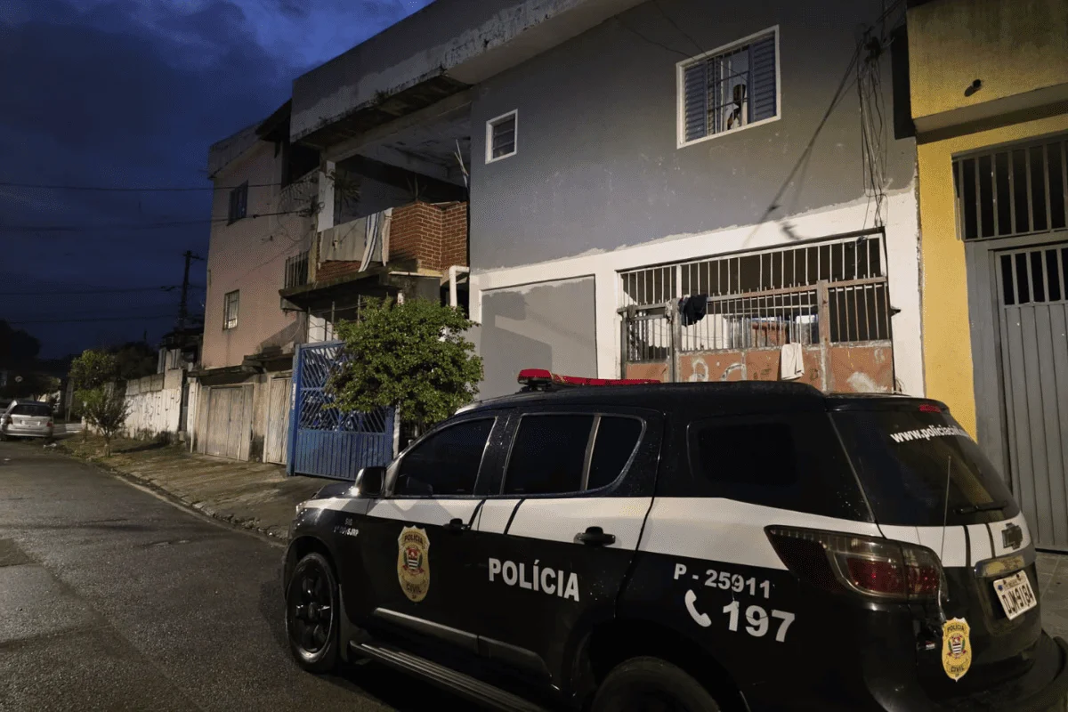 Ao todo, foram cumpridas 21 prisões e 107 buscas e apreensões e o prejuízo em razão dos golpes soma cerca de R$ 11,8 milhões Ao todo, foram cumpridas 21 prisões e 107 buscas e apreensões e o prejuízo em razão dos golpes soma cerca de R$ 11,8 milhões