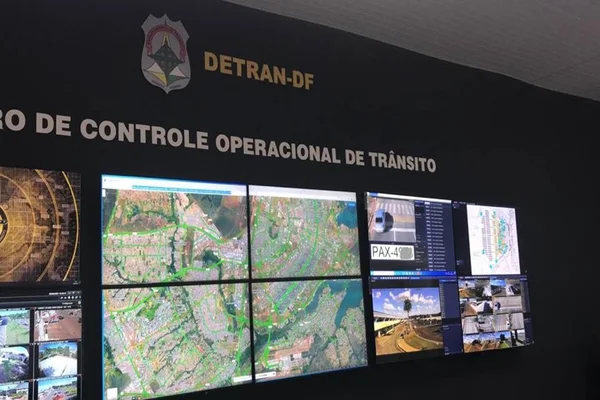 Sala de monitoramento do Detran-DF