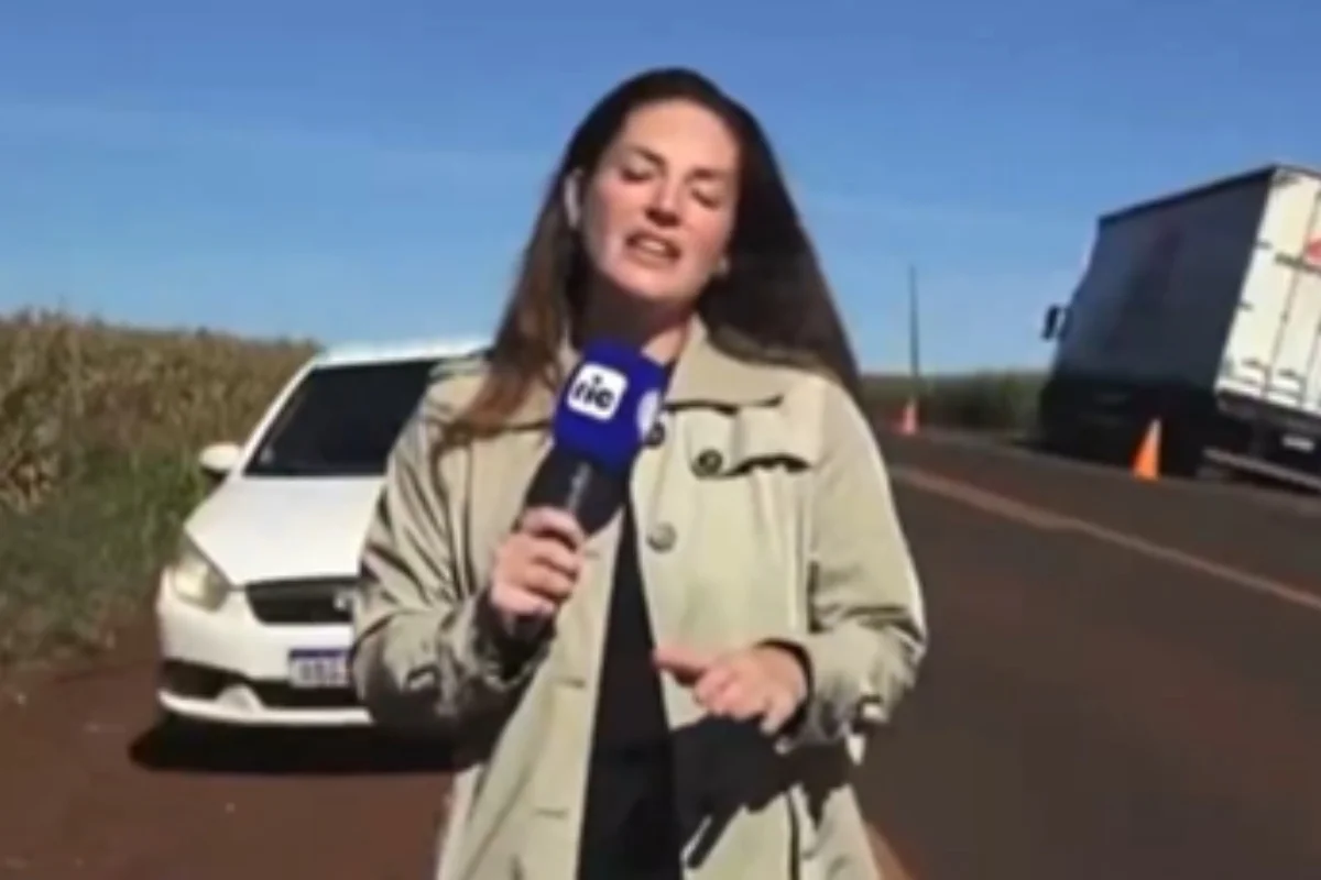 Repórter Carolina Barufatti quase foi atropelada em rodovia. Repórter Carolina Barufatti quase foi atropelada em rodovia.
