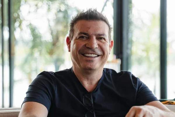 Ex-jogador Luizão é acusado de agredir namorada em SP