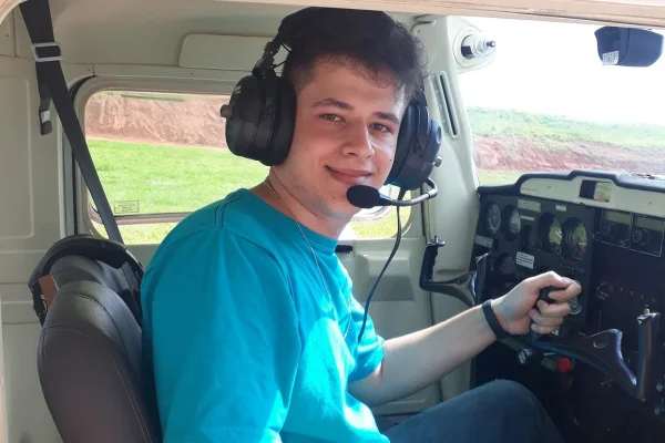 O piloto Leonardo Bezerra Pinheiro, de 25 anos.