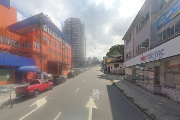 Imagem colorida de rua em São Bernardo do Campo, onde motorista de app foi morto. Metrópoles