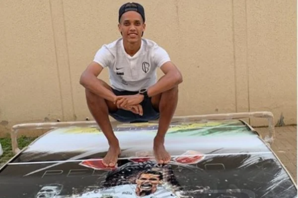 Pedrinho revela estar perto de renovar contrato com o Corinthians