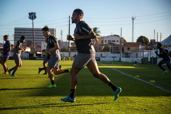 Imagem colorida do treino do Ceará