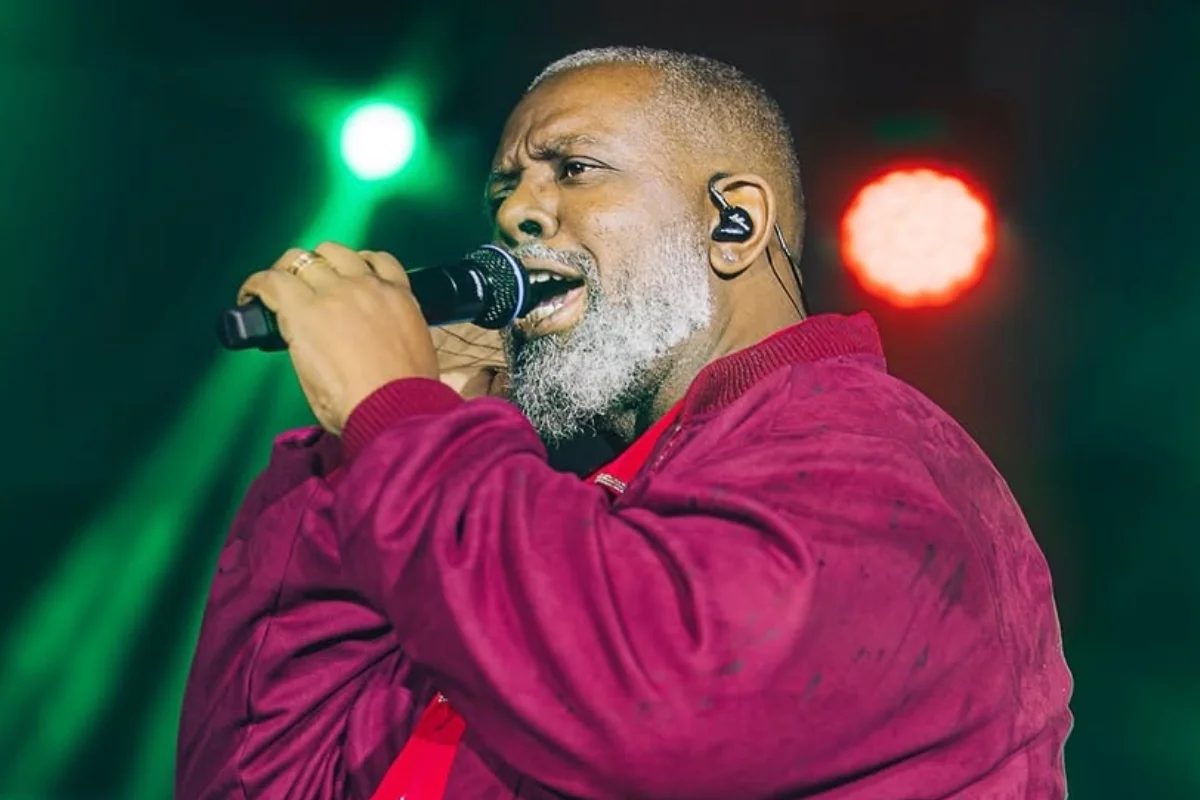 Péricles vai cantar Hino Nacional na abertura da NFL no Rio de Janeiro