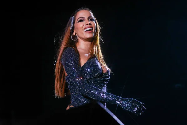 Anitta em show garota VIP