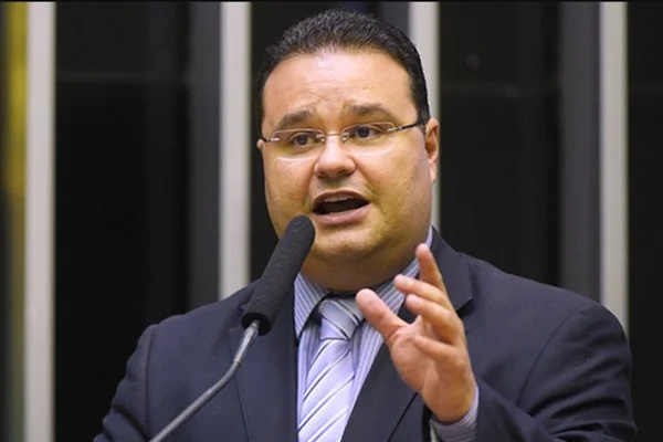Imagem colorida de Fábio Trad