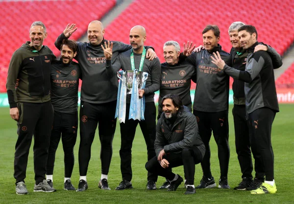Copa da Liga: Guardiola se torna 3º técnico mais vitorioso da história