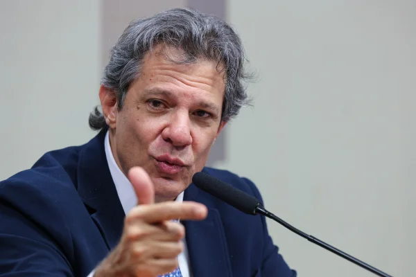 Ministro da Fazenda, Fernando Haddad, é ouvido pela comissão mista que analisa a Medida Provisória (MP) 1303 25, que tributa aplicações financeiras e ativos virtuais Metropoles