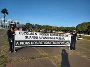 DF: grupos fazem protesto na Praça do Buriti contra retomada de atividades - imagem 3