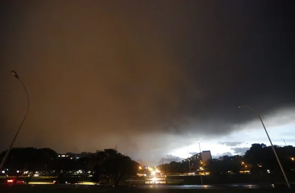 Temporal: após alagamento, UnB suspende parte das aulas