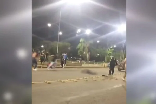 Imagem colorida, Homem foi atropelado depois de ser agredido- Metrópoles