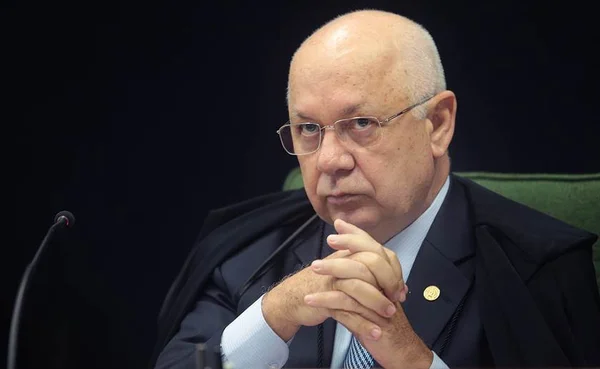 Teori vê “espetáculo midiático” na divulgação de denúncia contra Lula