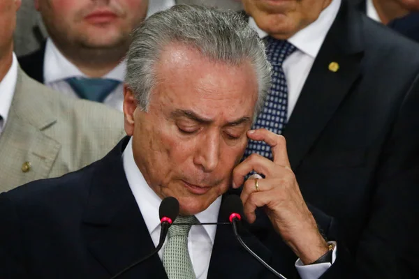 Temer diz que trabalha para convencer deputados a votar pela reforma
