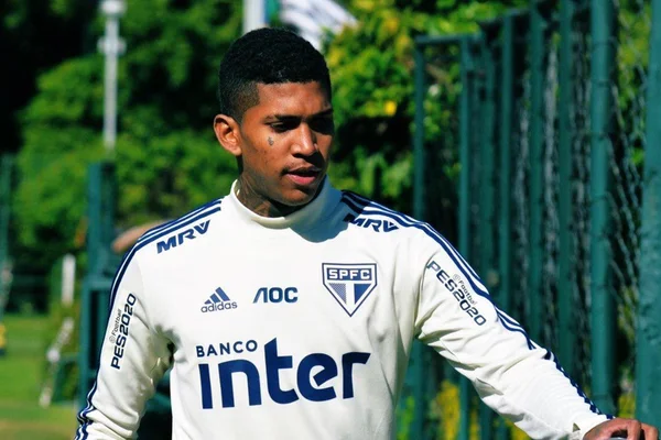 Cuca esboça São Paulo com Raniel, e reservas vencem Votuporanguense