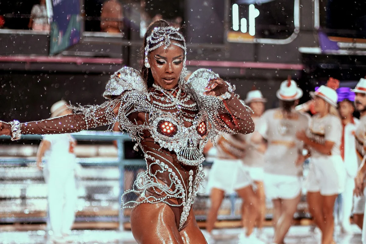 Bellinha Delfim, musa da Unidos do Viradouro e cotada a futura rainha da escola Bellinha Delfim, musa da Unidos do Viradouro e cotada a futura rainha da escola