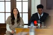 Cléber (Breno Ferreira) ajudou Adriana (Letícia Colin) durante julgamento na novela Quem Ama Cuida