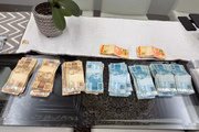 Dinheiro em espécie na casa de um servidor público
