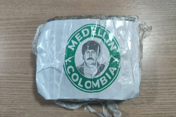 Traficantes negociavam cocaína com face de Pablo Escobar pelo WhatsApp
