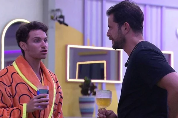BBB22: Lucas e Gustavo se unem para detonar brother: “Santo não bateu”