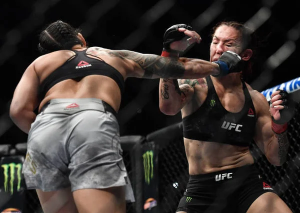 Brasileira Cyborg detona Amanda Nunes: “Teve medo da revanche”