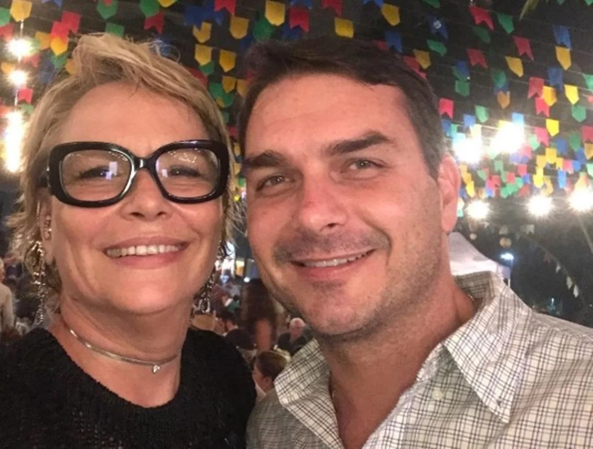 Rogéria e seu filho, Flávio Bolsonaro Rogéria e seu filho, Flávio Bolsonaro