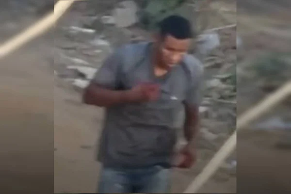 Mulher com protetiva é morta e tem pescoço cortado com espelho