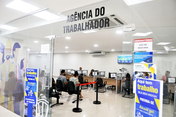 DF abre semana com mais de 800 vagas de emprego. Veja salários