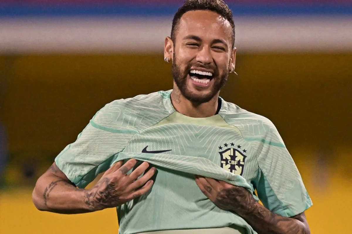 Neymar Jr. tem uma garagem de dar inveja a qualquer amante de veículos Neymar Jr. tem uma garagem de dar inveja a qualquer amante de veículos