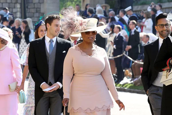 Oprah quase comete gafe fashion no casamento de Meghan e Harry
