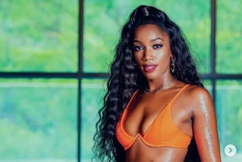 Iza quebra a internet com foto de biquíni: “Um tiro dói menos”