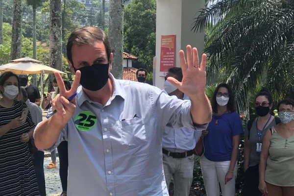 Datafolha no Rio: Paes tem 54% das intenções de voto; Crivella, 21%
