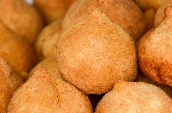 Sem culpa: aprenda a fazer uma coxinha fit de batata doce