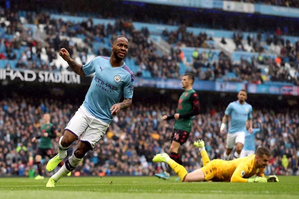 Manchester City, irresistível, derruba o Aston Villa por 3 x 0