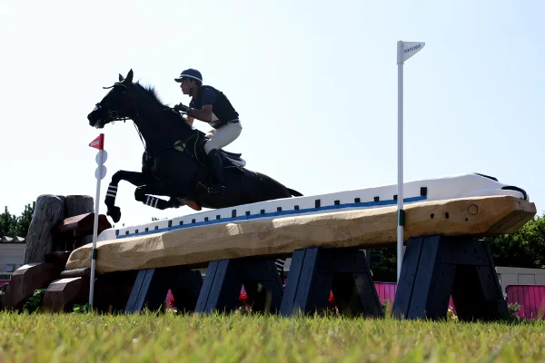 Brasil vai mal no hipismo e perde posições na classificação do CCE em Tóquio