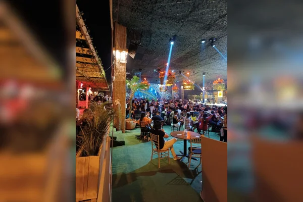 restaurante com lotação