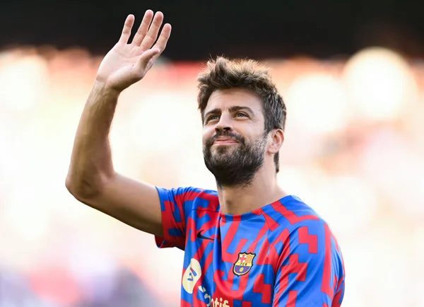 Gerard Piqué durante aquecimento - Metrópoles