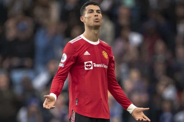 CR7 desmente frase sobre competição com Messi: “Inadmissível”
