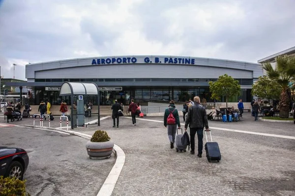 Descoberta de bombas da 2ª Guerra fecha aeroporto em Roma