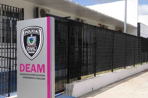 Adolescente em período pós-parto denuncia agressão na Paraíba