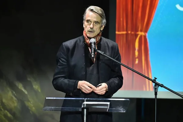 Jeremy Irons protagonizará nova série baseada em Watchmen