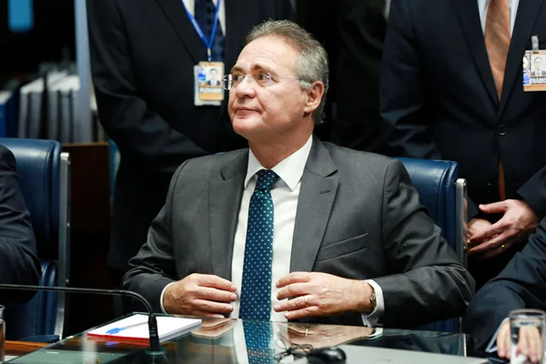 Renan Calheiros passa bem após cirurgia e receberá alta nos próximos dias
